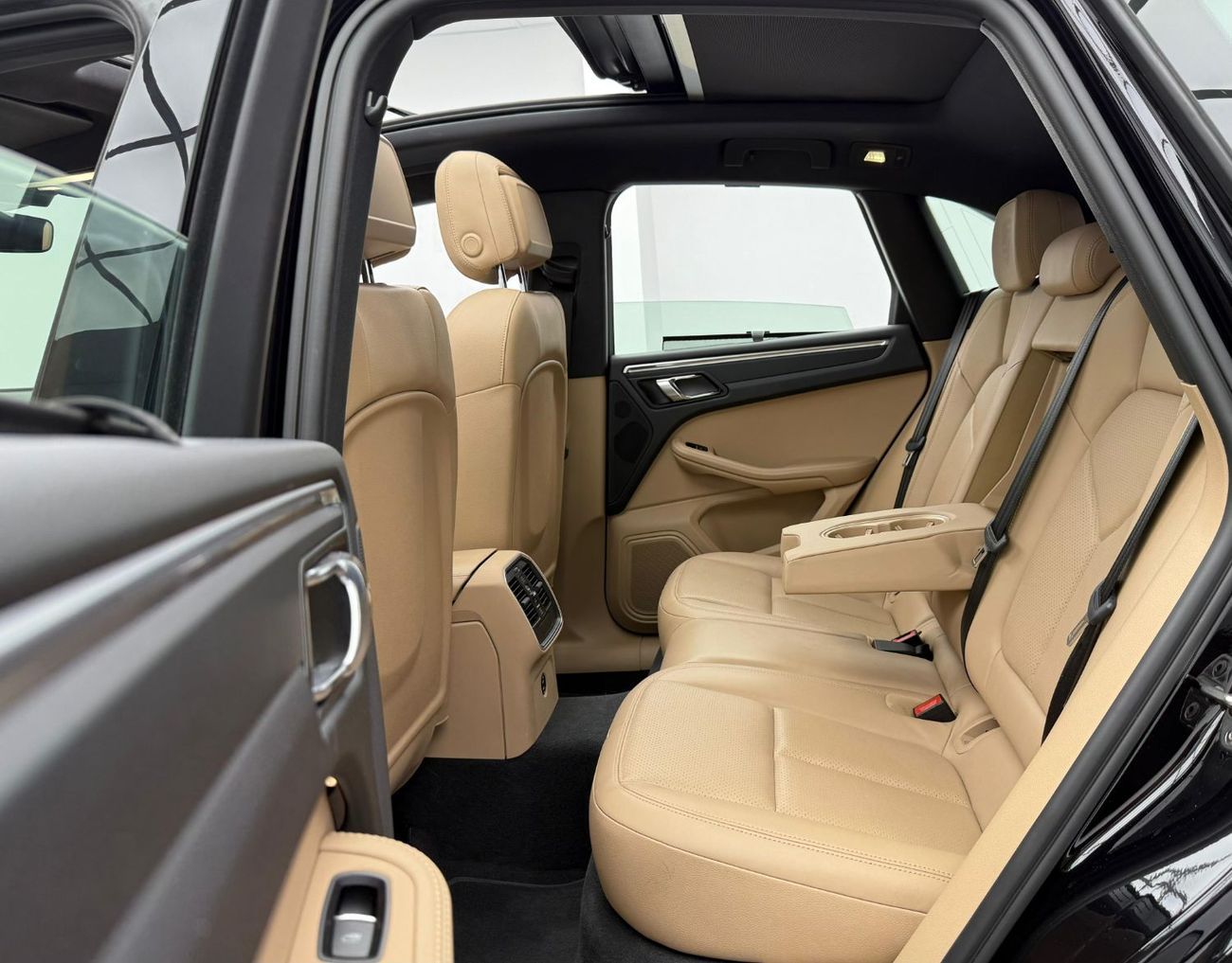 Porsche Macan Std 2.0L (252 HP) 2021 Porsche Macan, Agency Warranty 10/25, Agency Full Service History, GCC