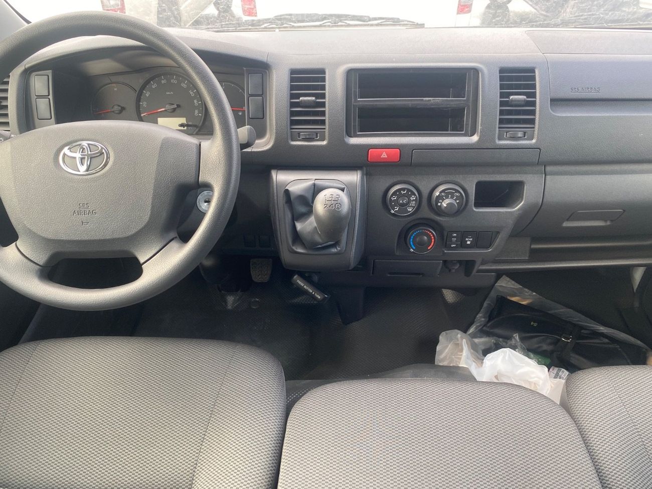 Toyota Hiace toyota hiace 2025 standardroof  110000aed export