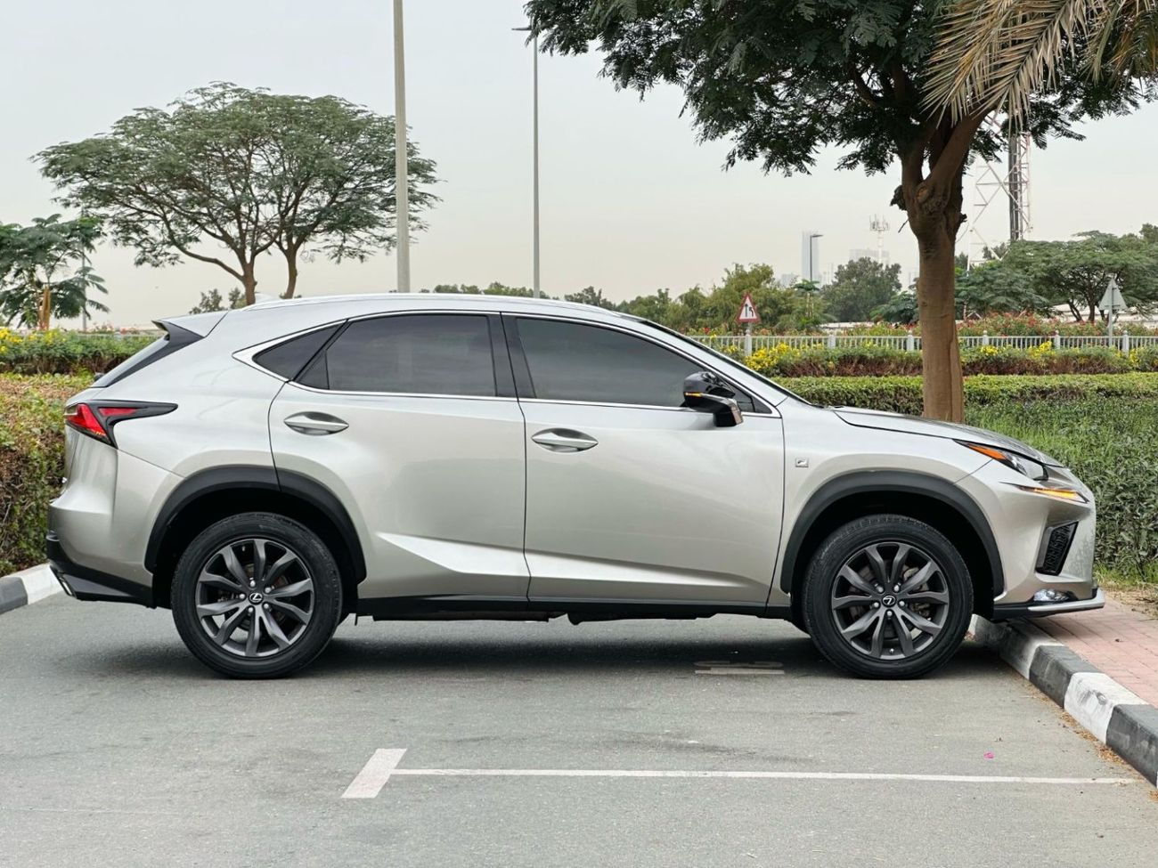 لكزس NX 300 F Sport 2.0L