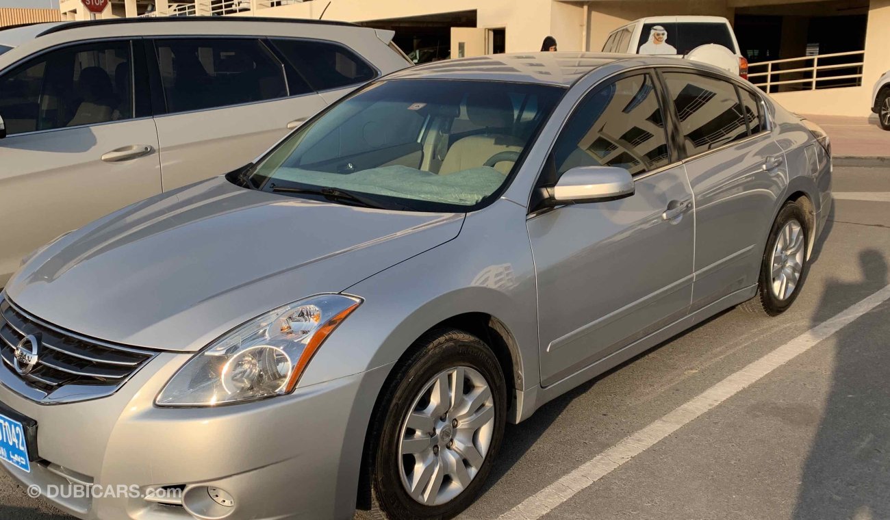 Nissan Altima 2,5. V4. GCC