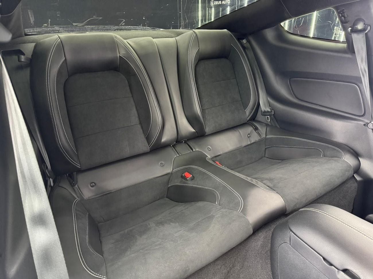Ford Mustang SHELBY GT500 Ford Mustang Shelby GT500 2022 Low Mileage | GCC | White/Blue | AL Tayer Warranty and Service 2028