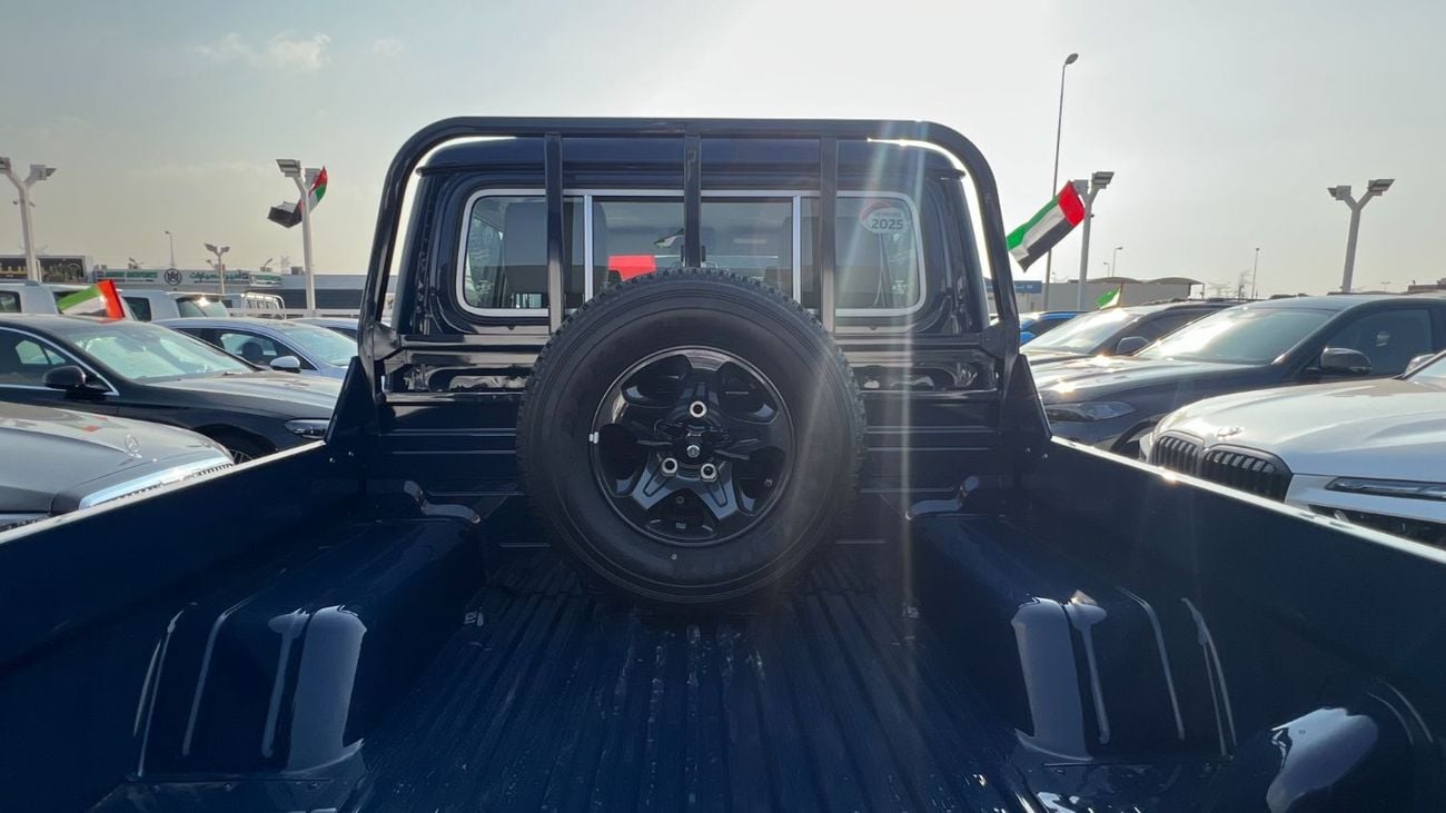 تويوتا لاند كروزر بيك آب 4.0L Double Cab