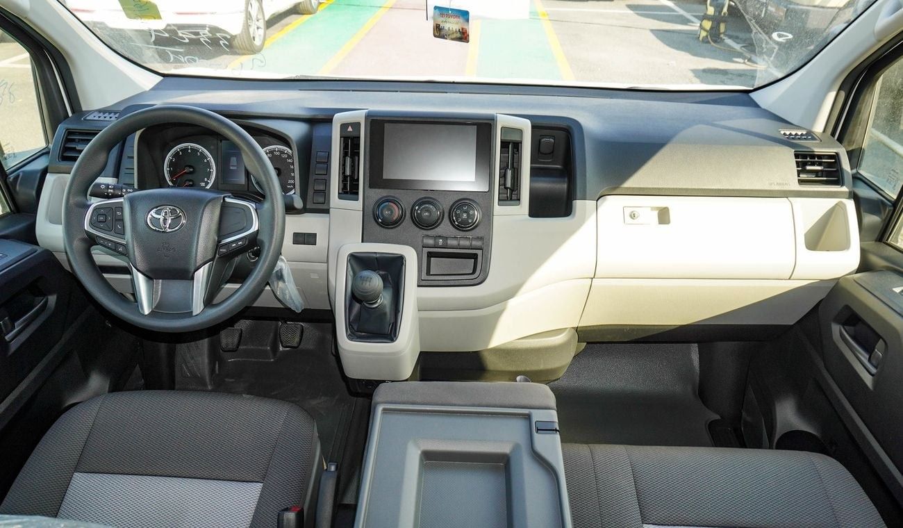 Toyota Hiace 3.5L V6 M/T