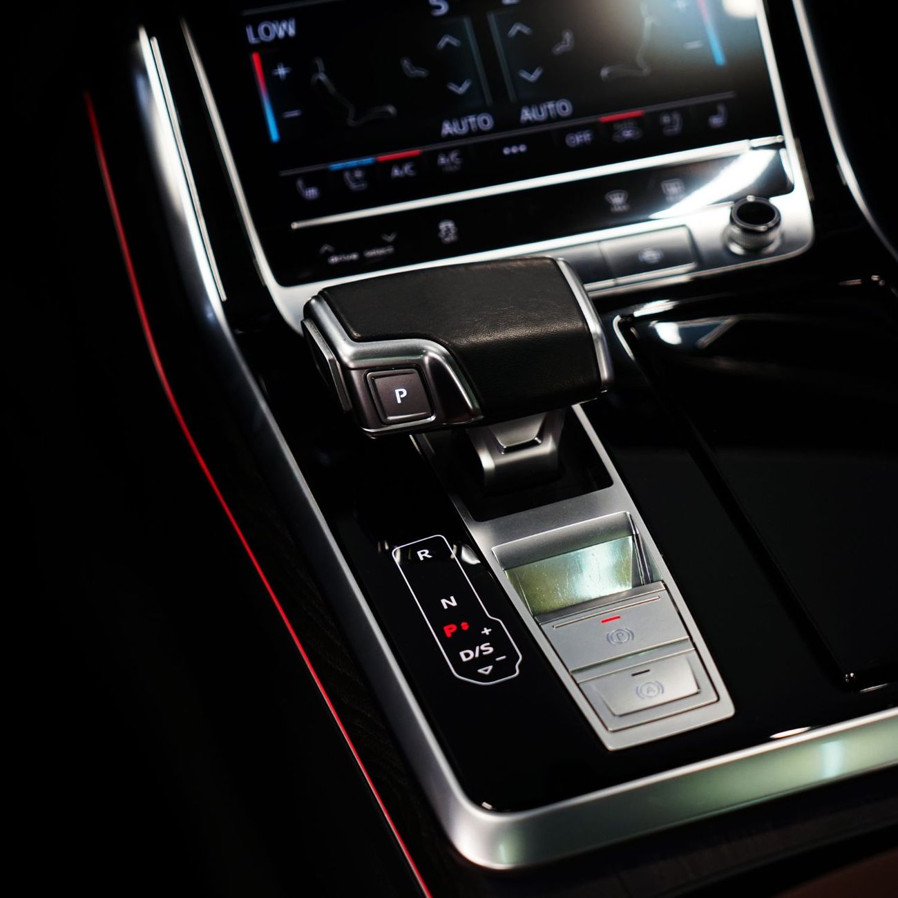 Audi Q7 55 TFSI quattro S-Line 3.0L AED 3,257 pm • 0% Downpayment • Q7 55TFSI S-Line • 1 Year Warranty