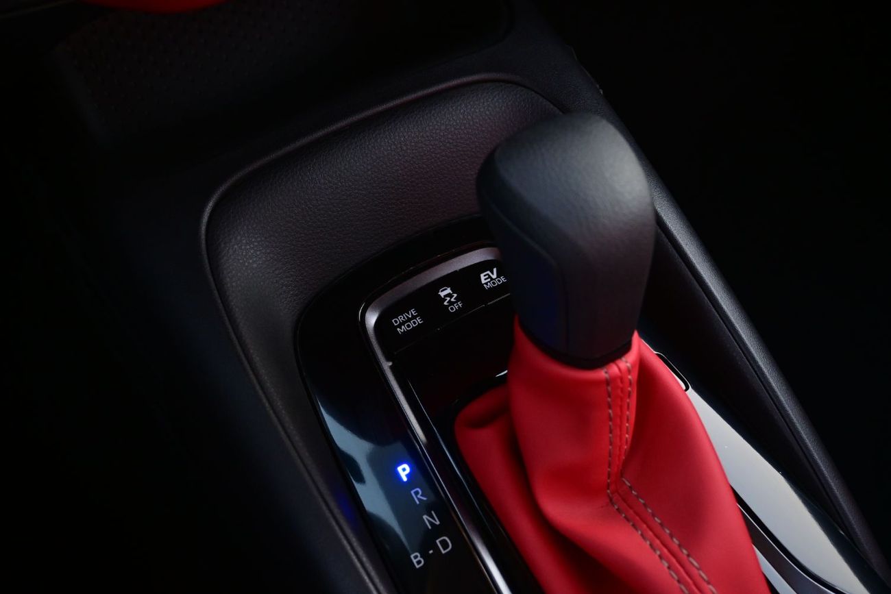 Toyota Levin Toyota Levin GR-Sport 1.8L Hybrid, FWD Model 2025, Color White