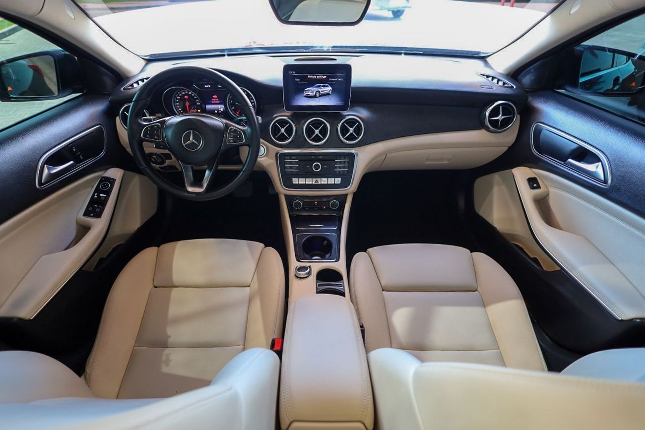 مرسيدس بنز GLA 220 Std