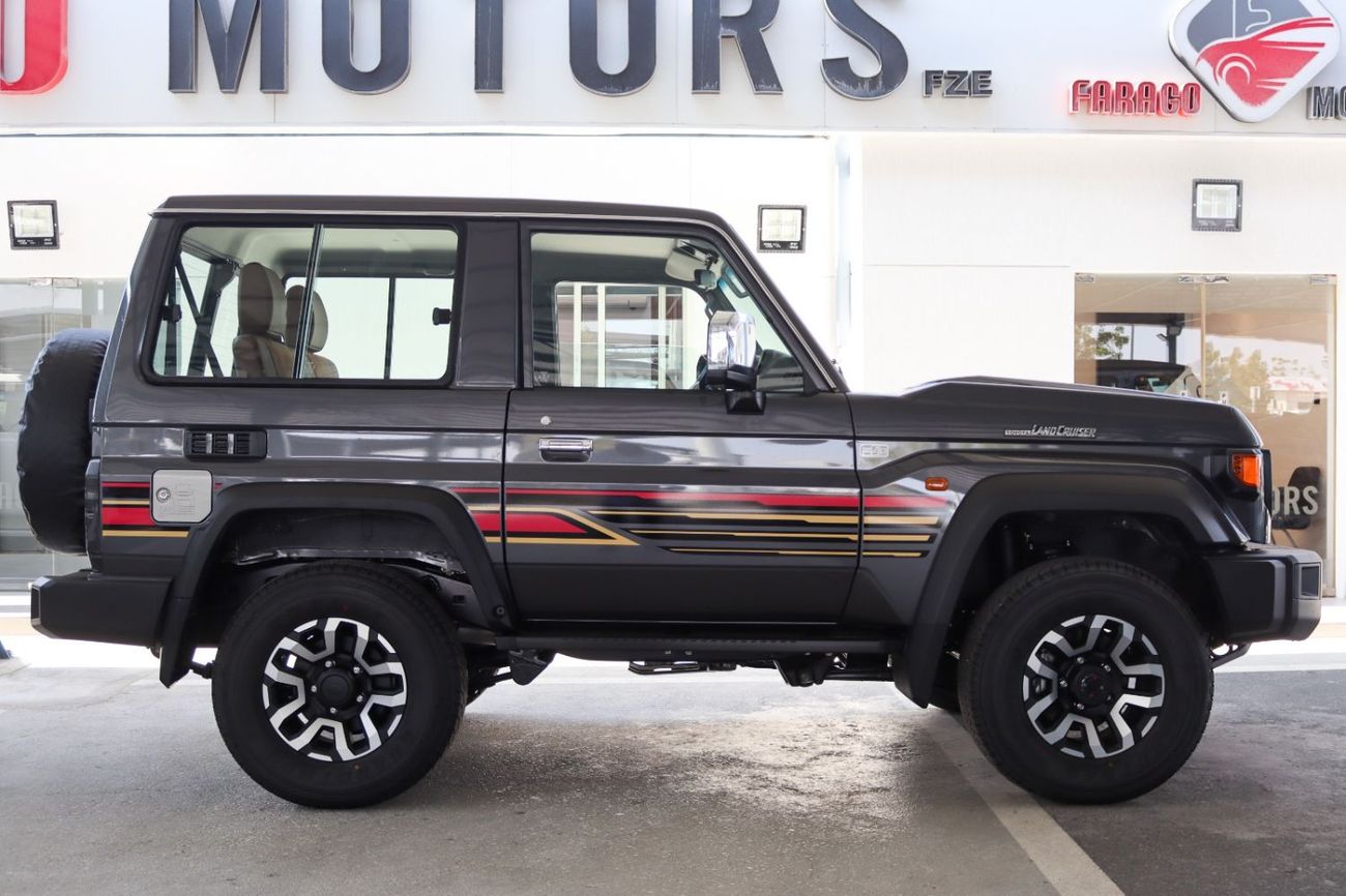 Toyota Land Cruiser 70 GRJ 71 4.0 V6 AUTOMATIC DIFF LOCK **EXPORT ONLY**التصدير فقط خارج الخليج**