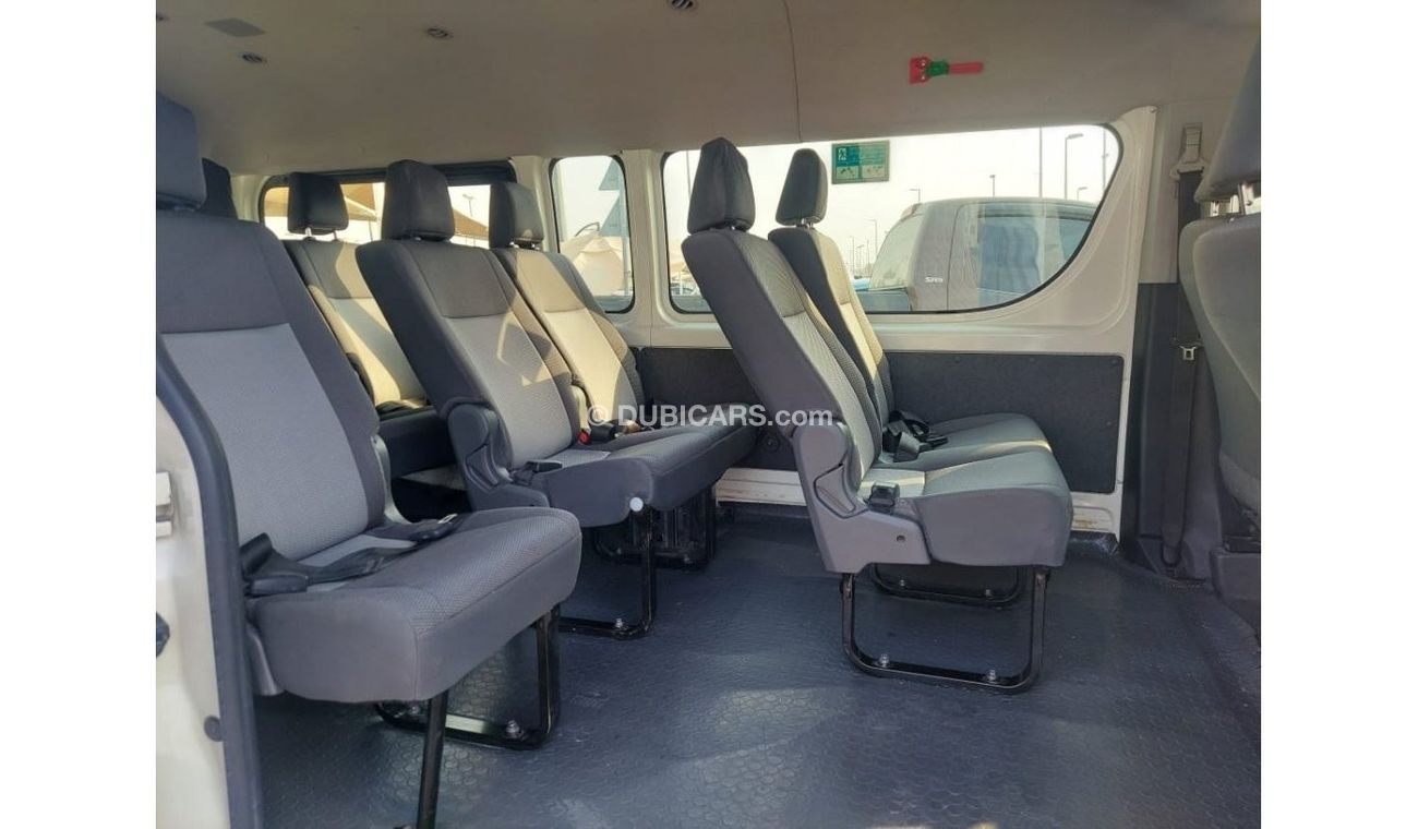 تويوتا هاياس 3.5L HIGH ROOF PETROL 13 SEATER MANUAL TRANSMISSION