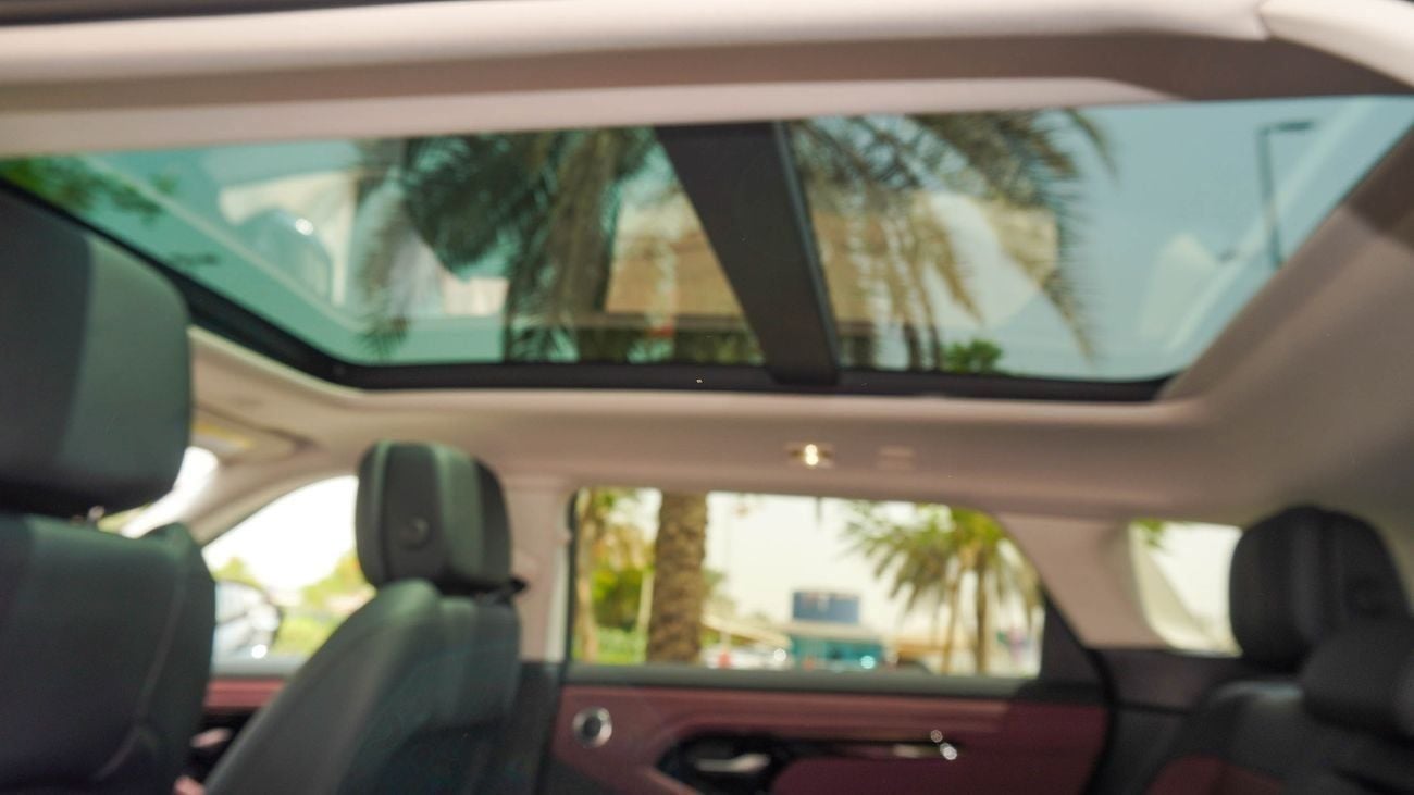 لاند روفر رانج روفر إيفوك SE P250 DYNAMIC 2025!! FIVE YEARS WARRANTY!! THREE YEARS SERVICE CONTRACT