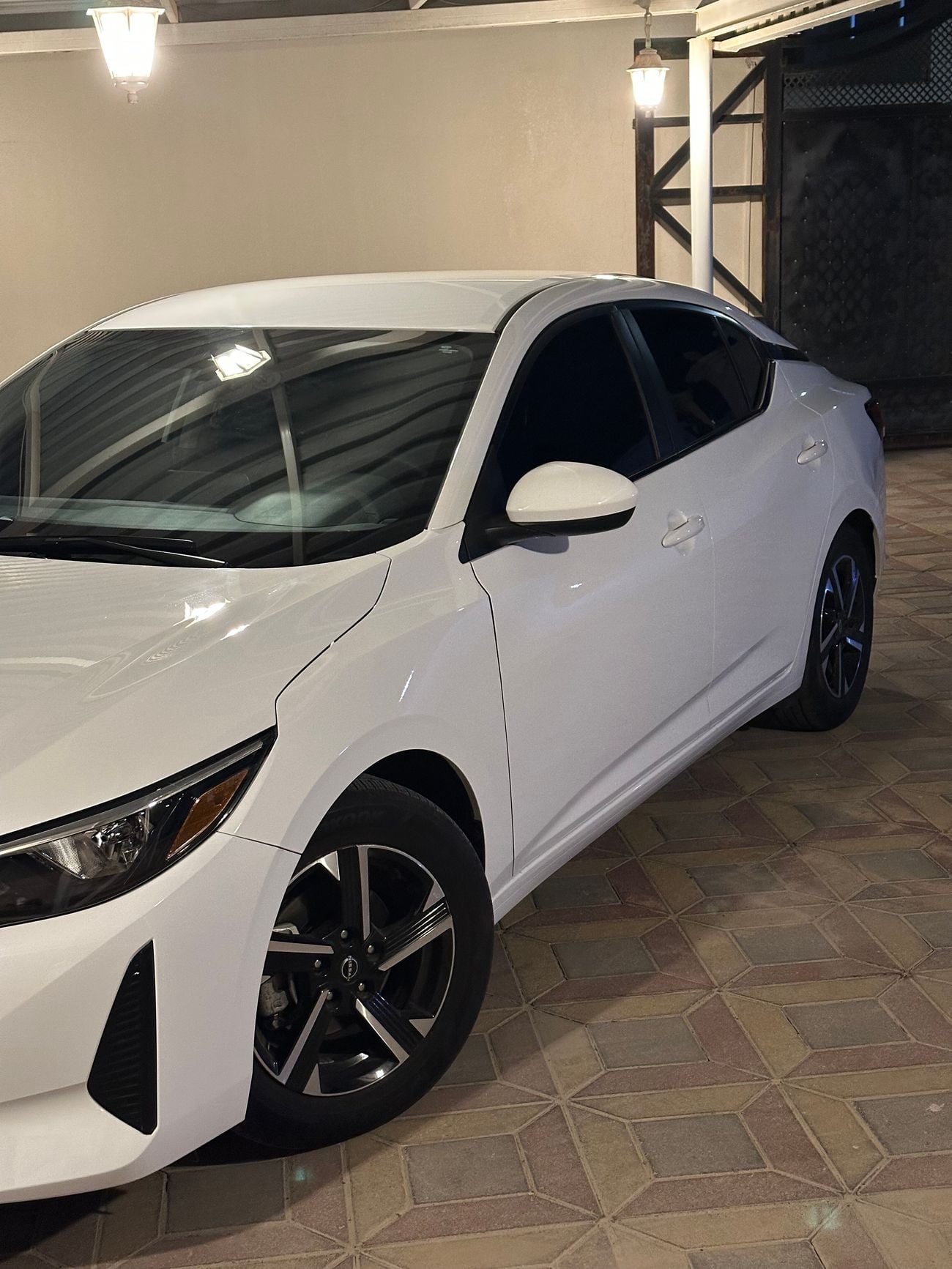 Nissan Sentra Sentra SV 1/2