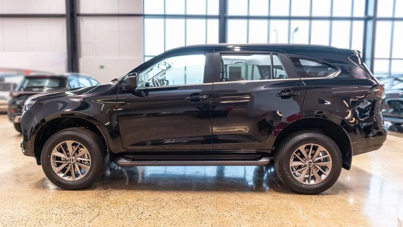 إيسوزو MU X ISUZU/MU-X/MUX02 1.9L 4X4 AT RBD Full Option 7STR