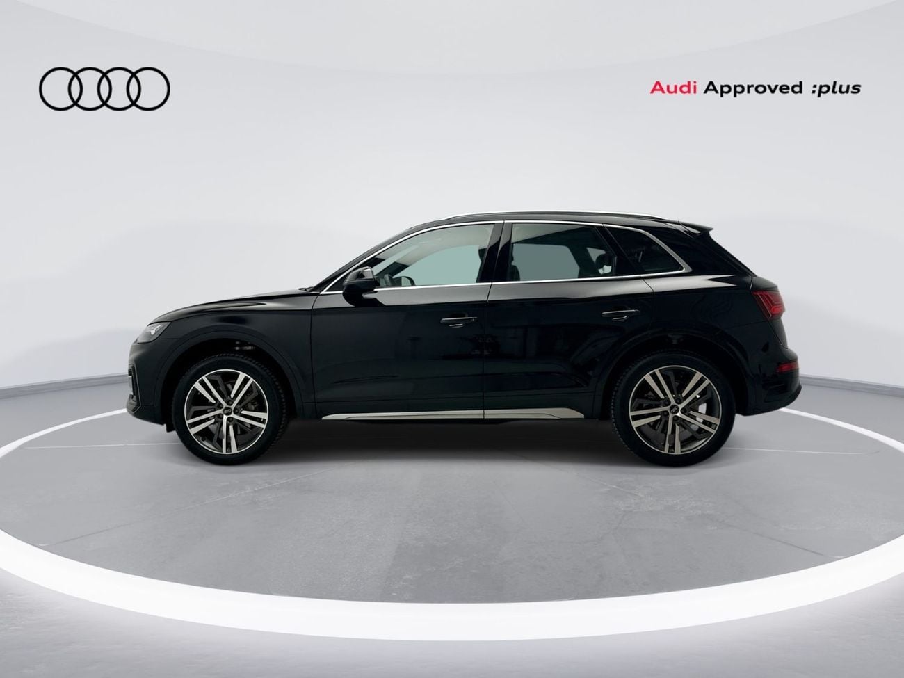 Audi Q5 45 TFSI Quattro Design 2.0L Q5 Advanced 45 TFSI quattro 249hp (Ref# 106957)