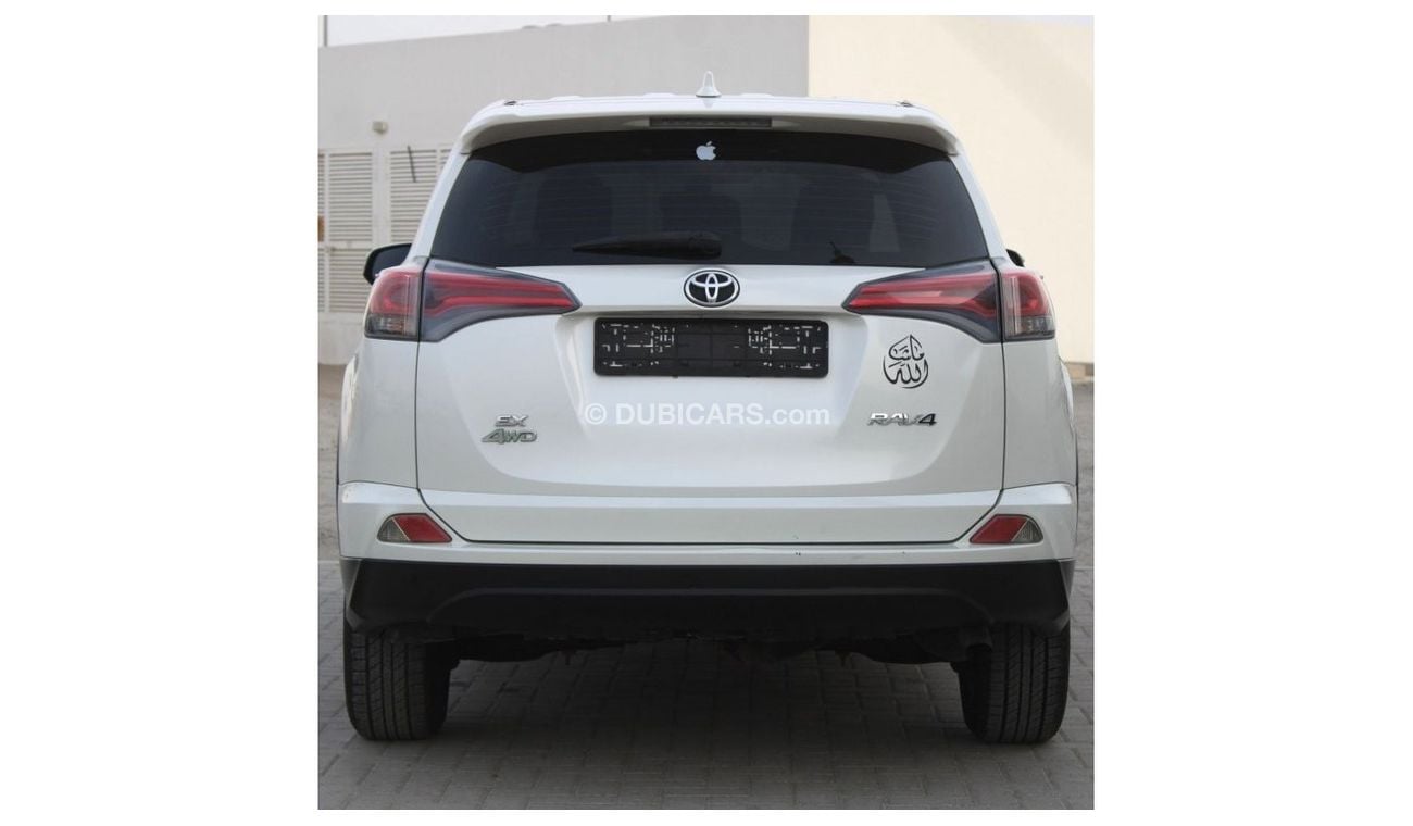 Toyota RAV4 EX Toyota rav 4 white 2016 GCC excellent condition without accident