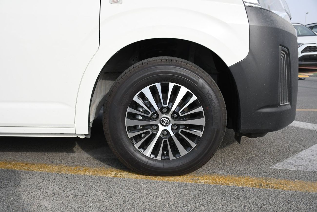 تويوتا هاياس 2.8L Manual  Deisel ( ready stock )