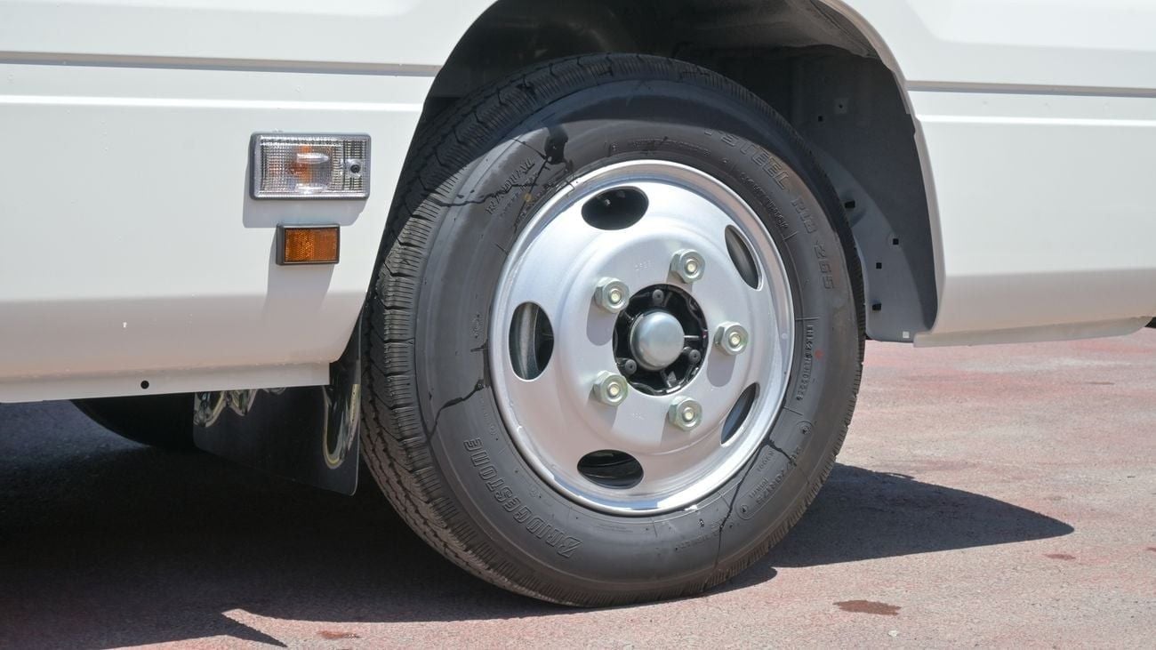 تويوتا كوستر 2.7L Petrol 2025