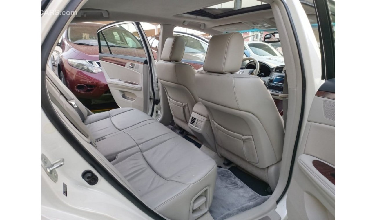 تويوتا افالون موديل 2011 وارد فتحة جلد مثبت سرعة تحكم رنجات حساسات بحالة ممتازة