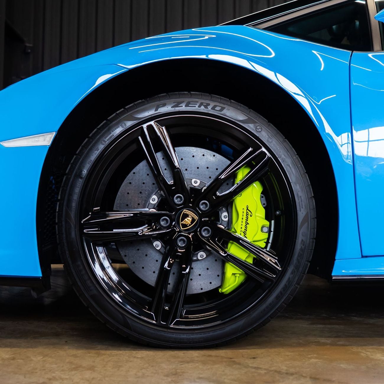 Lamborghini Huracan Evo Spyder AED 19,147 P.M • 0% Downpayment • Lamborghini Huracan EVO Spyder • 1 Year Warranty