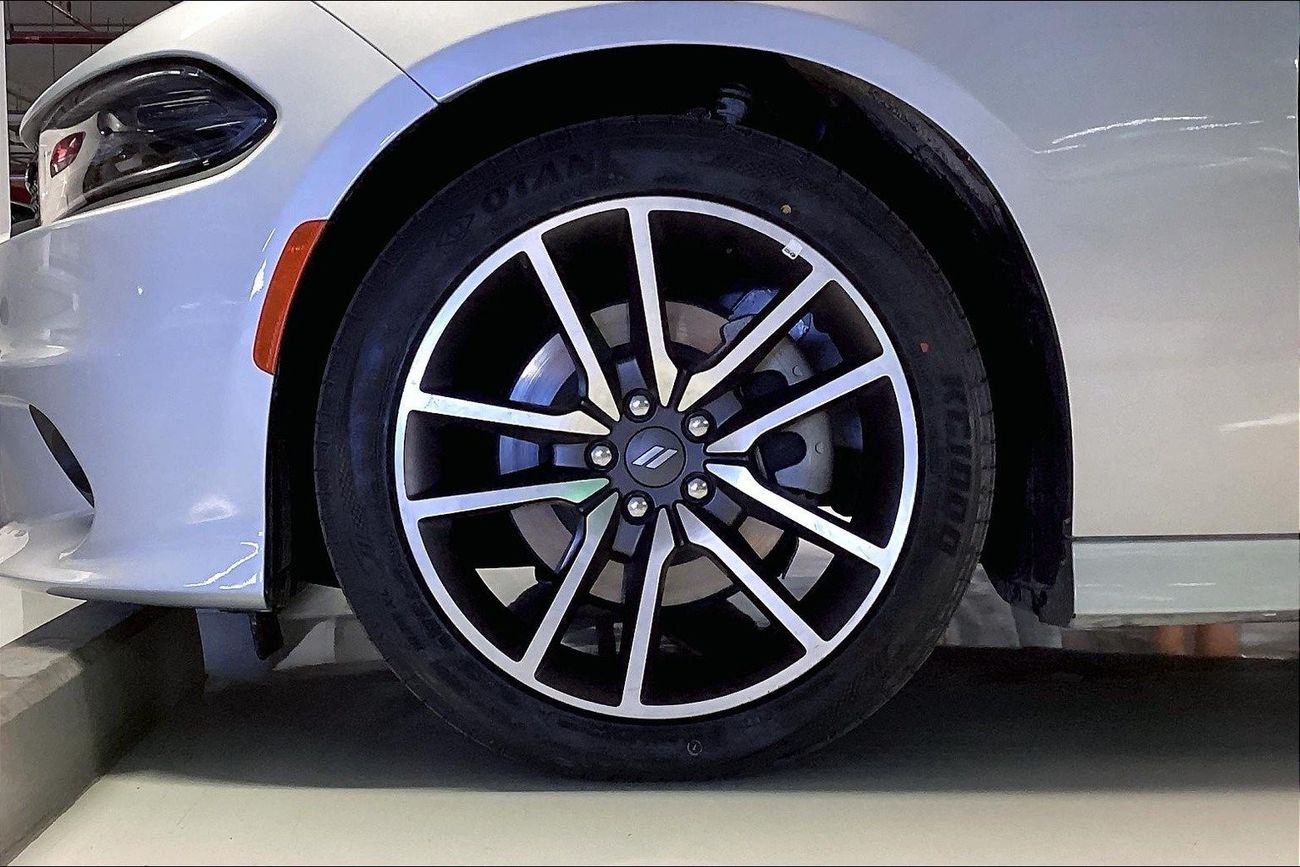 لكزس IS 350 F Sport Platinum | شامل الضمان | 0 ﺪﻔﻋﺓ ﺃﻮﻟﻯ