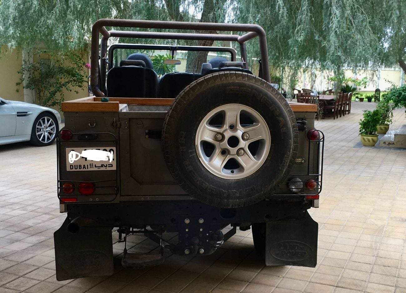 Land Rover Defender