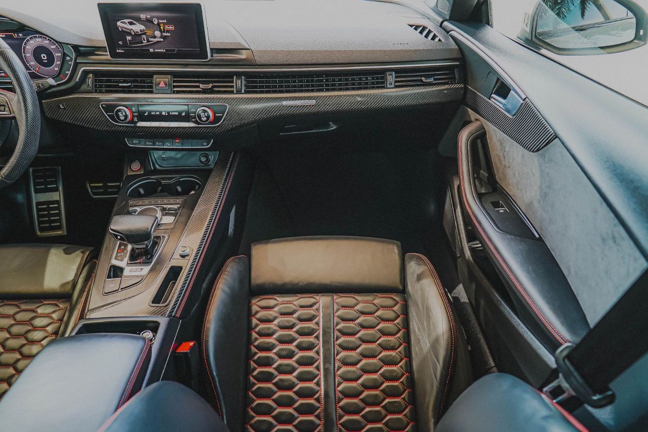 Audi RS5 TFSI quattro