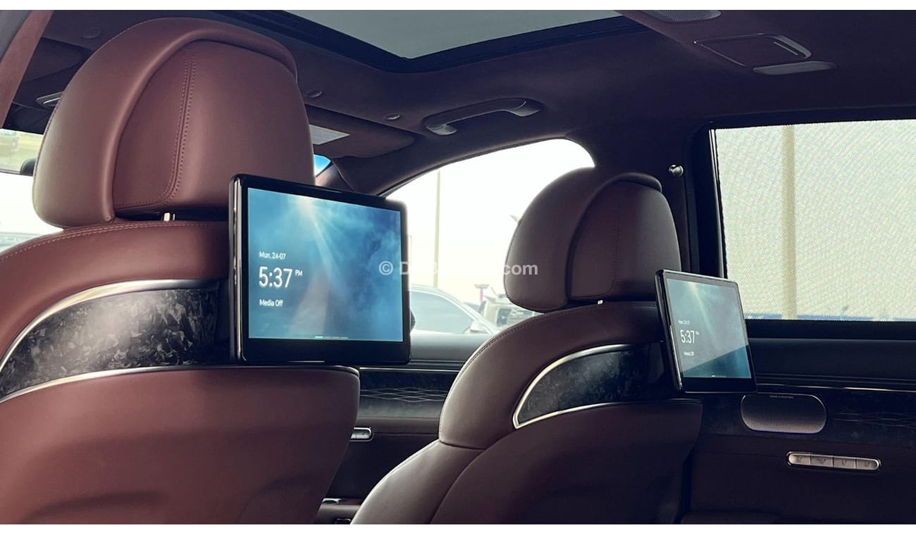 Genesis G90 Royal AWD Matte Makalu Grey 3.5L V6