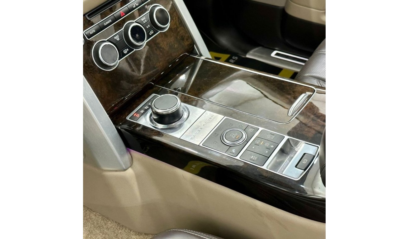 Land Rover Range Rover 2014 Range Rover Vogue SE V8, Service History, 2 Keys, GCC Specs