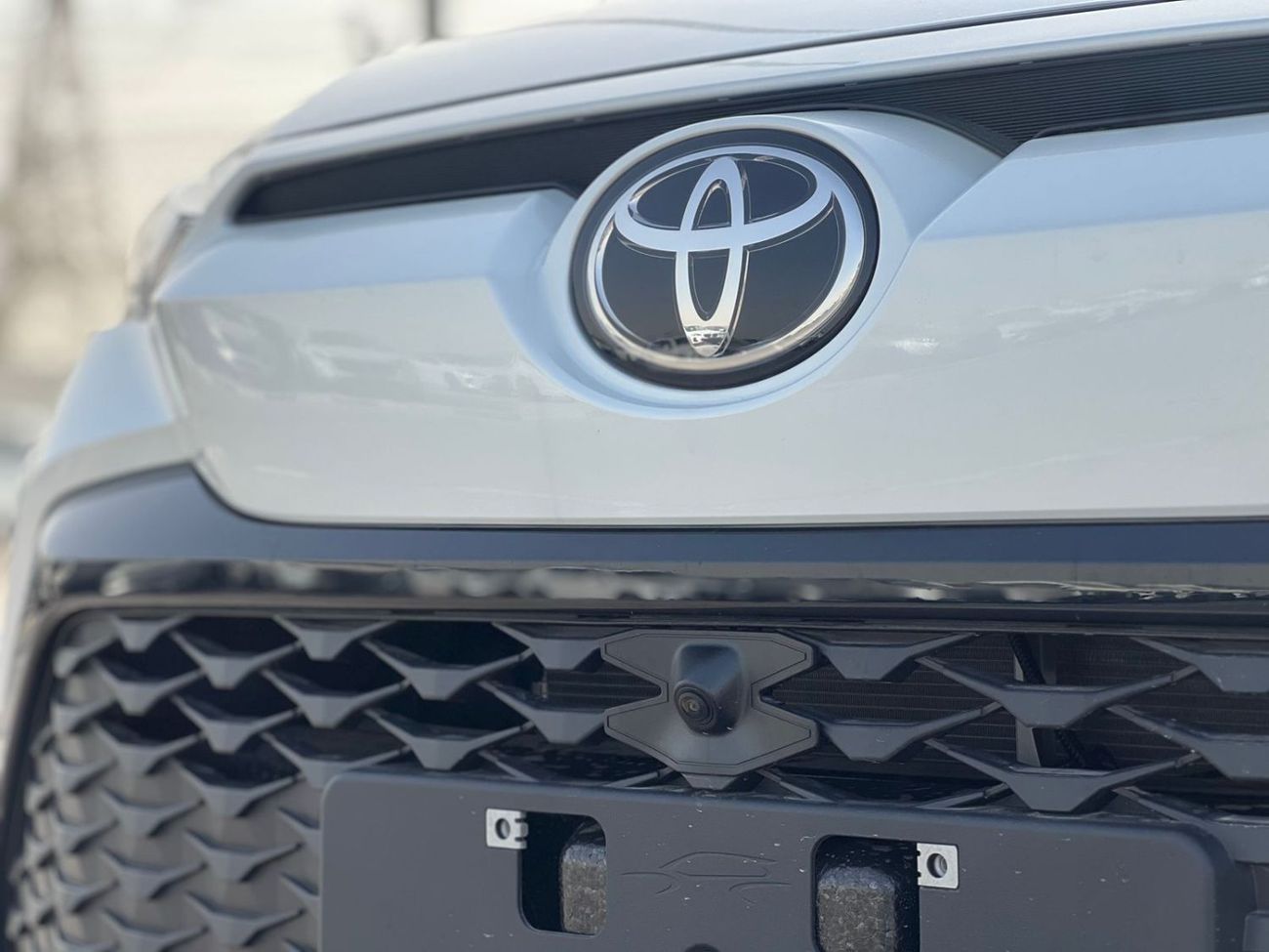 تويوتا فرونتلاندر Luxury 2.0L HYBRID TOP OPTION