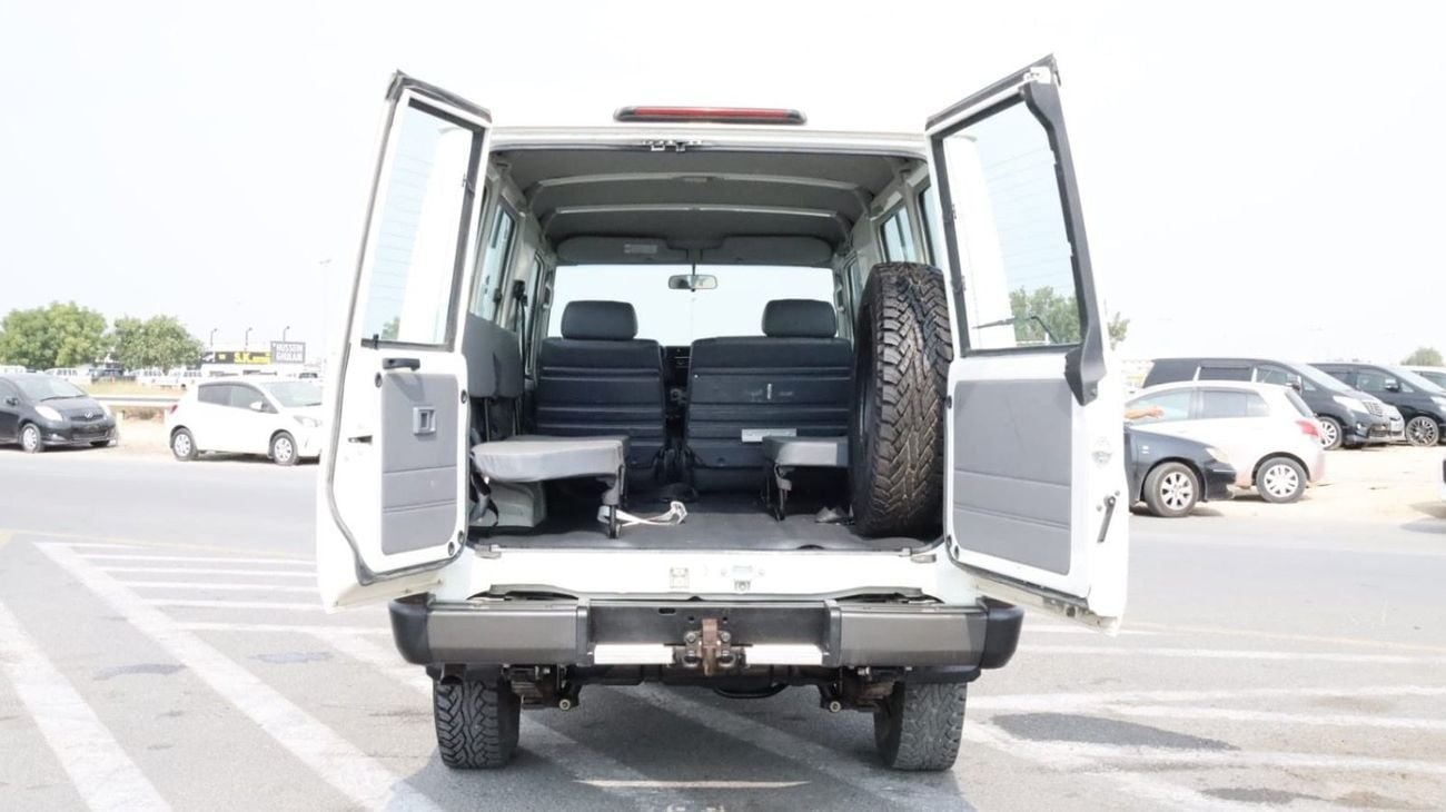 Toyota Land Cruiser 70