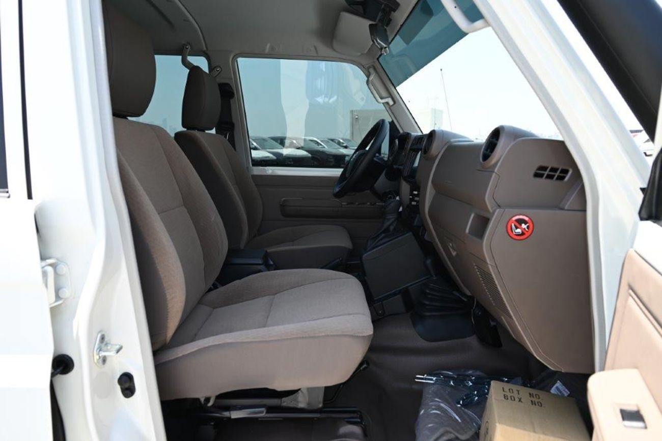 Toyota Land Cruiser Pick Up Double Cab 2.8L Diesel 4WD 5 Seater Automatic