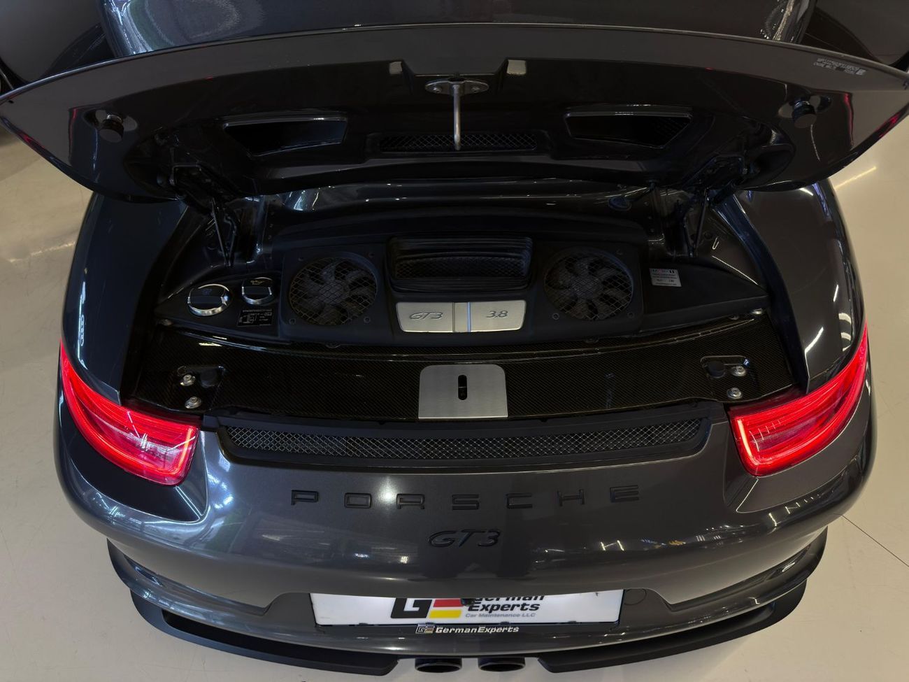 Porsche 911 GT3 3.8L (492 HP) 2015 PORSCHE 911 GT3 - GCC - WARRANTY From Dealership till 2027 - Full Service His