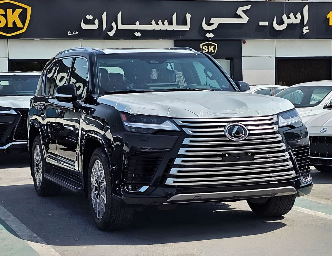 لكزس LX 600 LX600 لكزس LX600 أوربان مارك ليفينسون || محرك بنزين V6 سعة 3.5 لتر، ناقل حركة أوتوماتيكي، دفع رباعي | رادا