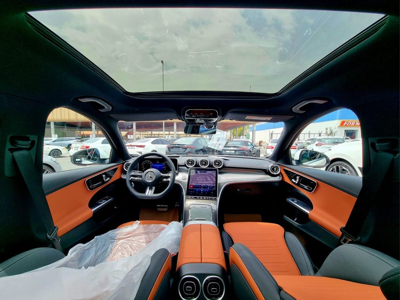 مرسيدس بنز C 200 AMG 5 Years Warranty 2024 GCC