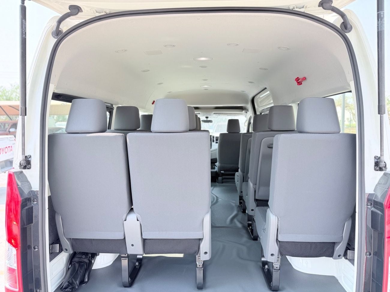 Toyota Hiace GL Toyota Hiace: Fuel type: petrol; Engine capacity: 3.5; Passenger capacity: 11 people