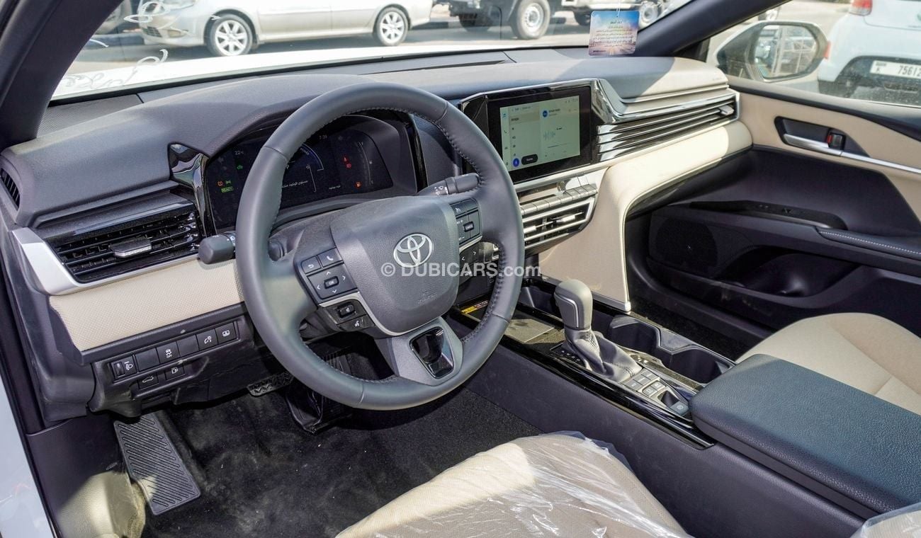 Toyota Camry LE HEV Hybrid 2.5 L