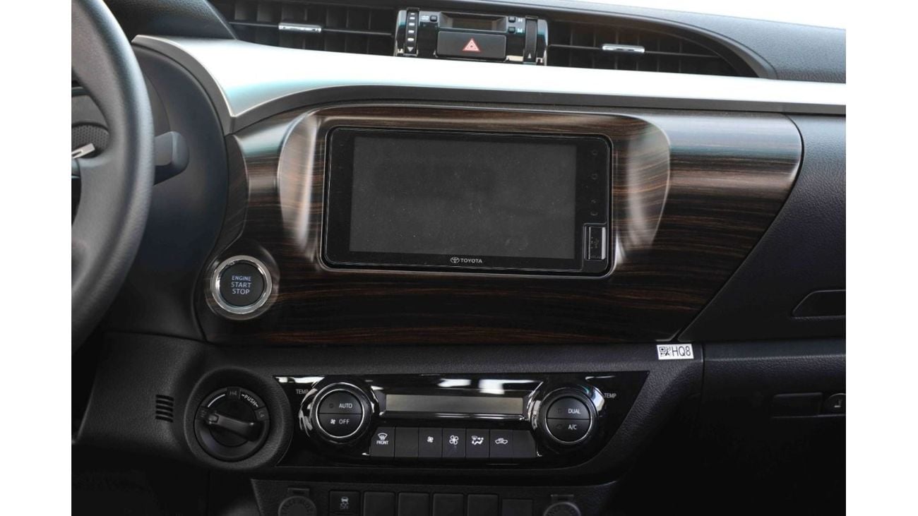 تويوتا هيلوكس 2024 تويوتا هايلكس 4x4 DC 2.7 HI - أبيض بلاتيني لؤلؤي من الداخل أسود | تصدير فقط