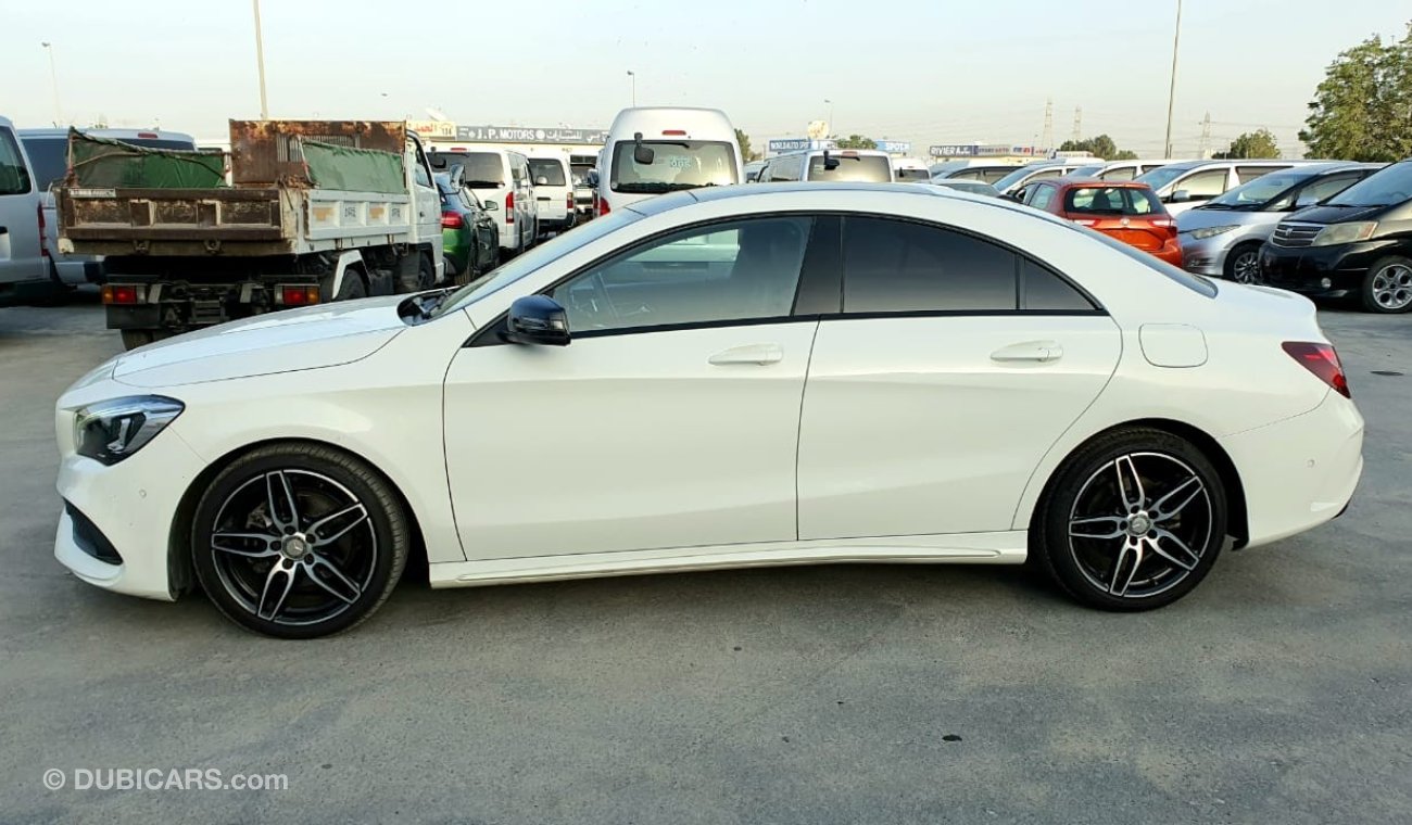 Mercedes-Benz CLA 200 AMG