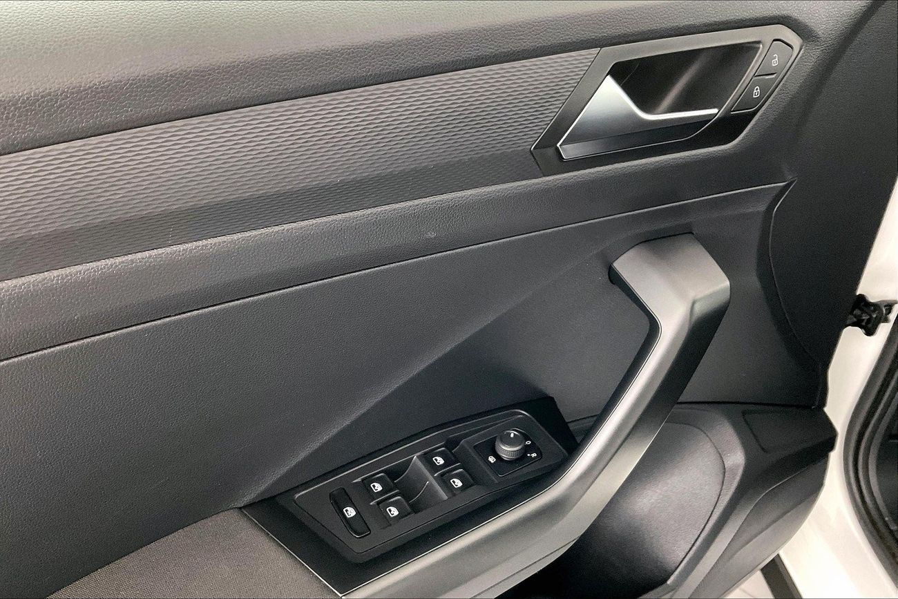 تويوتا يارس SE / E | ضمان مجاني لمدة عام | 0 دفعة أولى