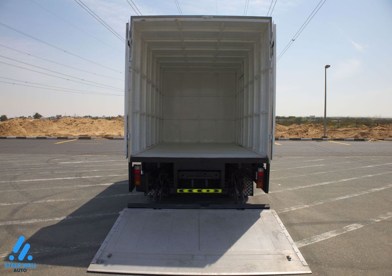 Mitsubishi Fuso Canter 2021 Canter - Short Chassis - Dry Box with Tail Lift - Diesel M/T - GCC - Book Now!