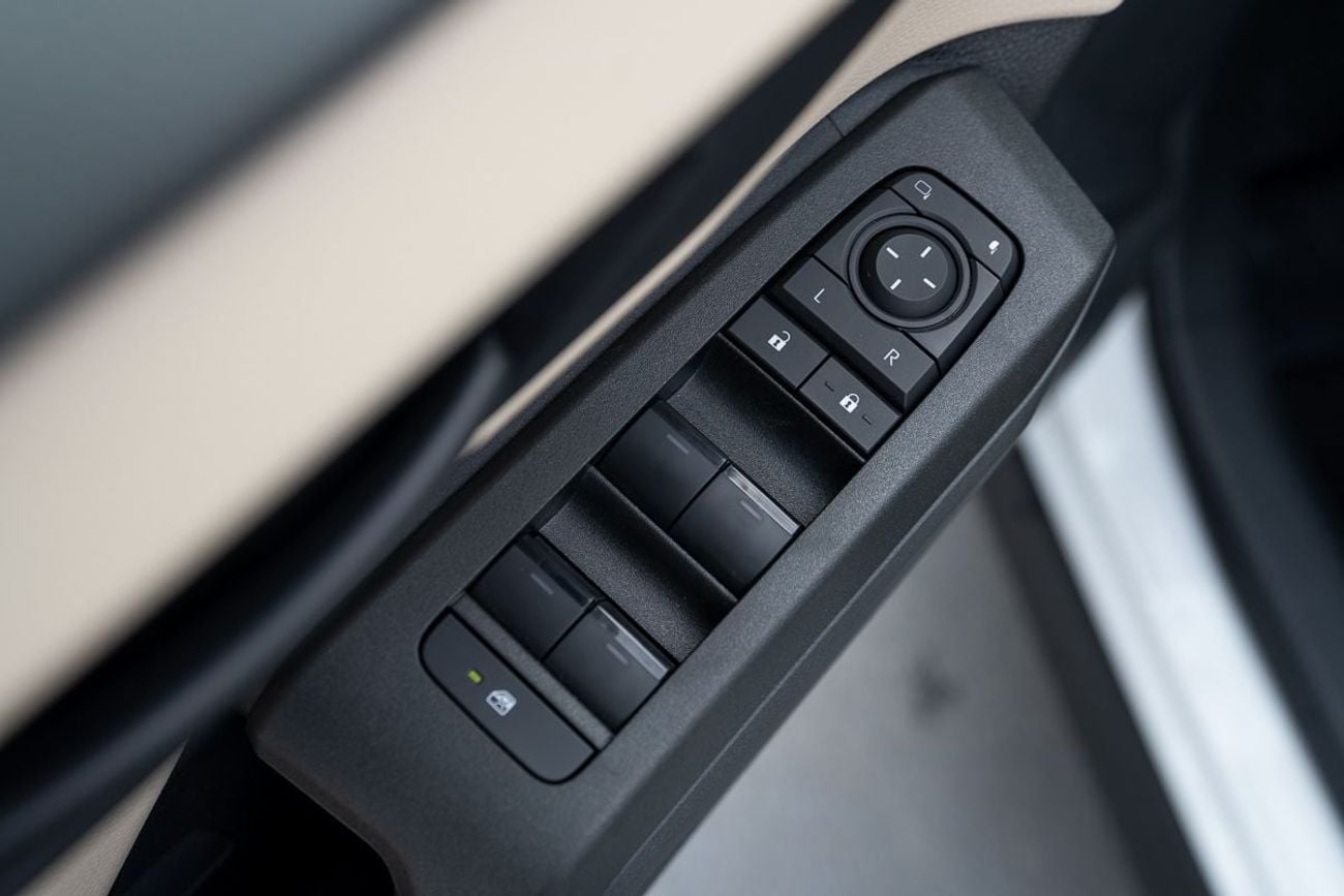 Toyota RAV4 LE 4X4 HEV 2.5L Automatic