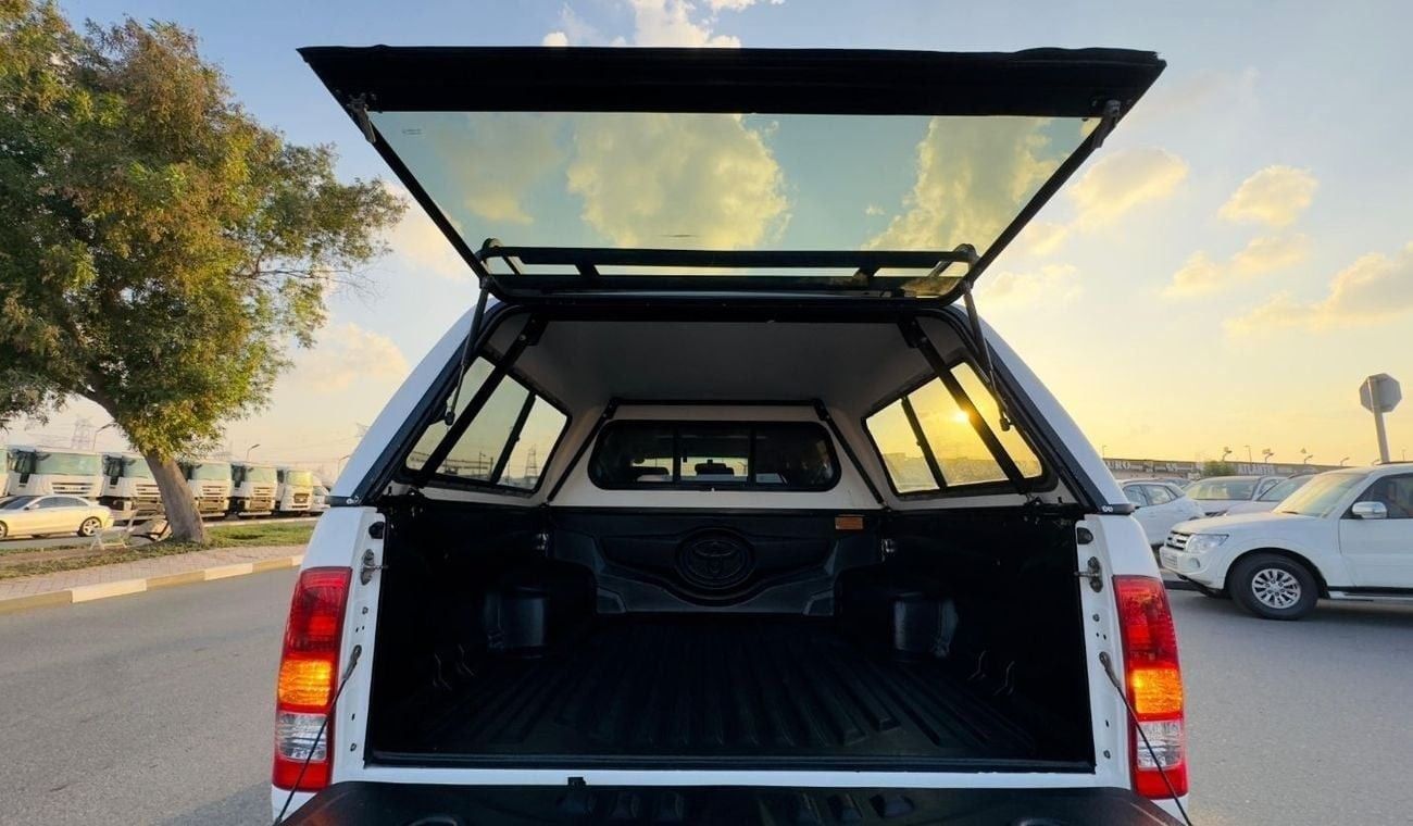 Toyota Hilux AFTER MARKET CANOPY WITH ROOF RACK | RHD | 2011 | 3.0L DIESEL ENGINE | MT | SUNROOF | 4WD