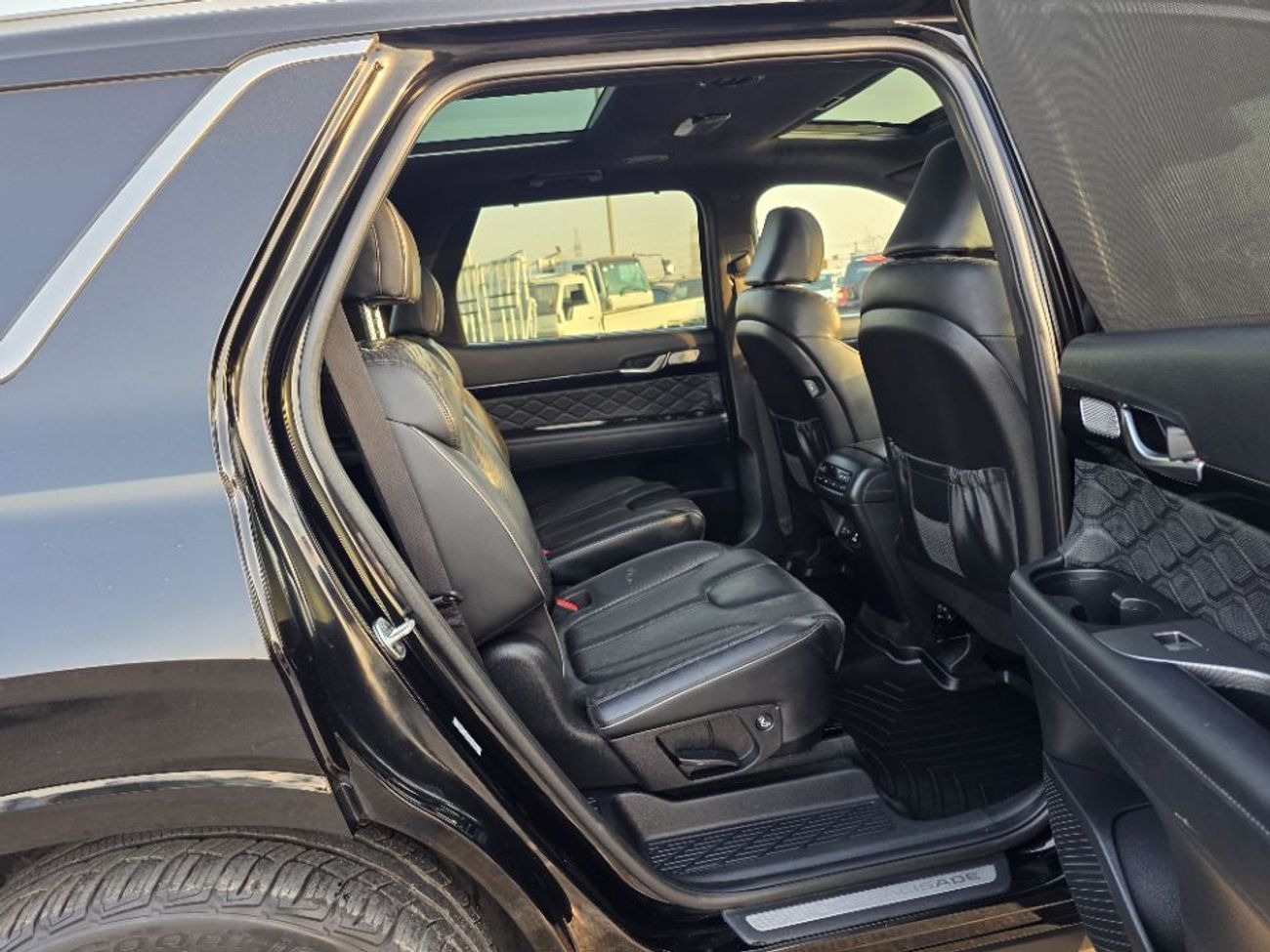 Hyundai Palisade 2020 Model Limited Upgrade to 2024 model 360 camera, two sunroof , 4x4 and 7 seater