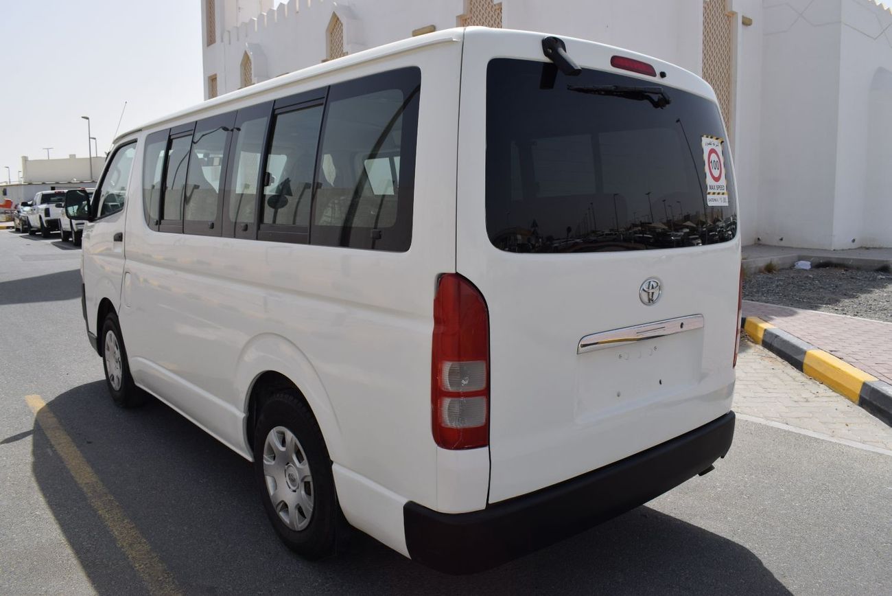 Toyota Hiace Toyota Hiace Std Roof Bus, Model:2009. Excellent condition
