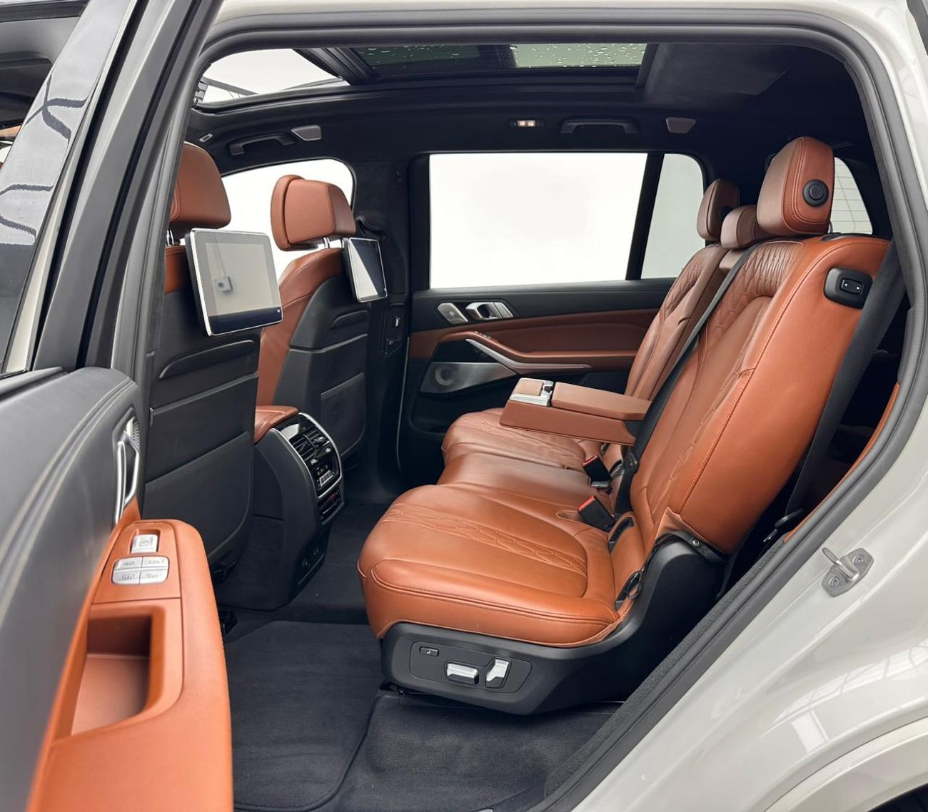 بي أم دبليو X7 2022 BMW X7 M50i M-Sport, 05/2026 BMW Warranty + Service Contract, BMW Full Service History, GCC