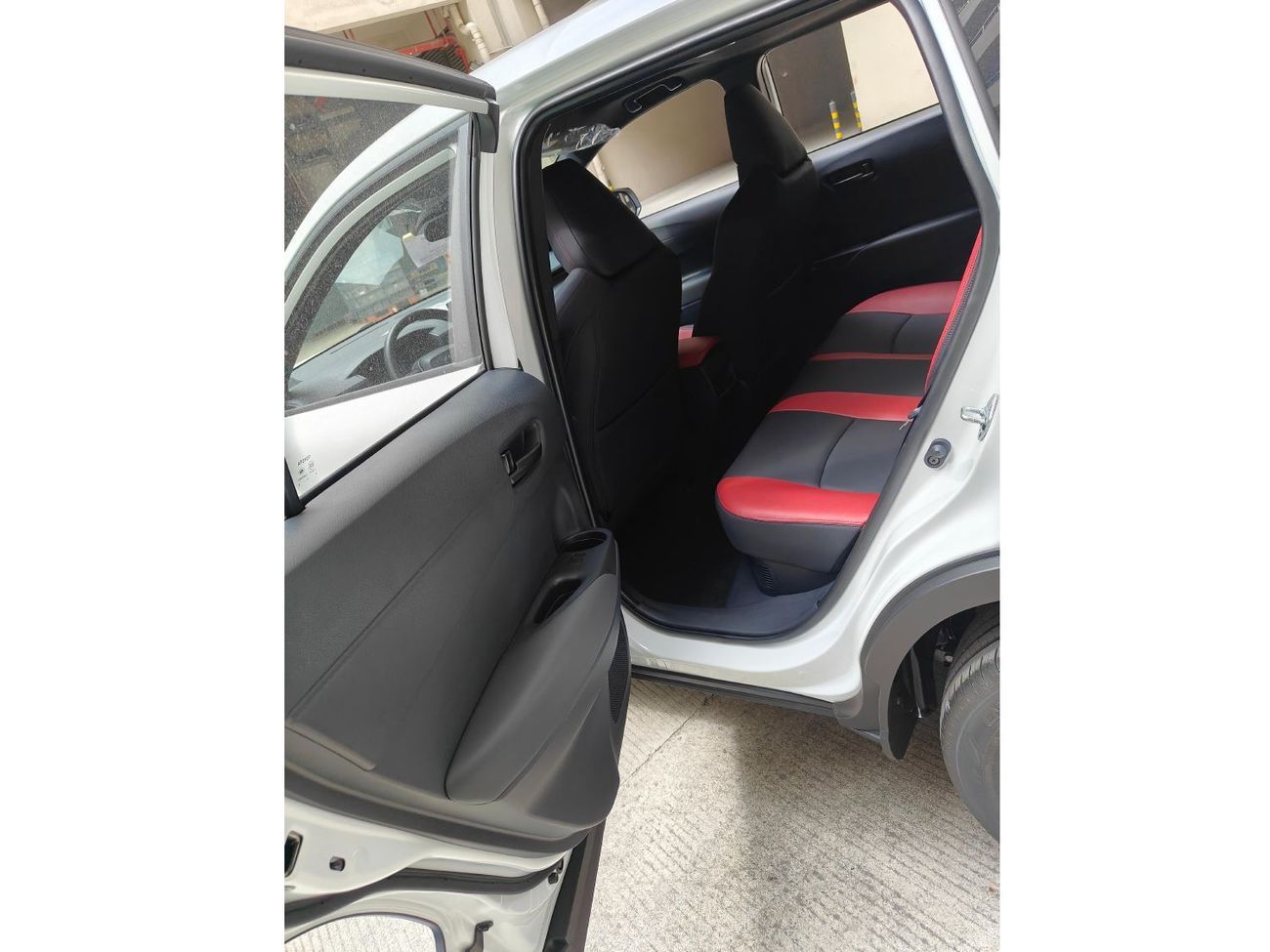 تويوتا فرونتلاندر HYBRID LEADING VERSION / 2.0L V4 / SUNROOF, LEATHER SEATS, DVD+CAMERA