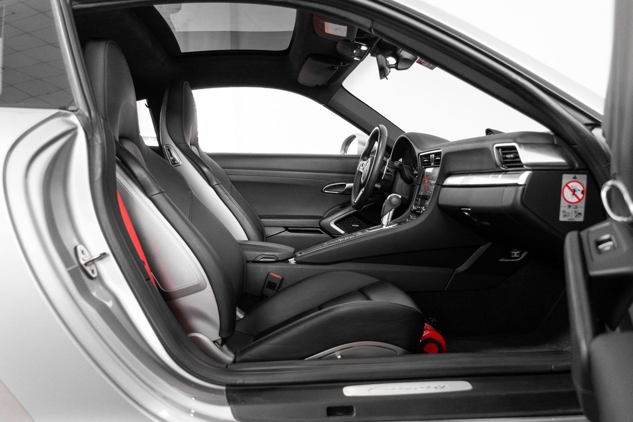 Porsche 911 Carrera 3.0L (380 HP) Coupe