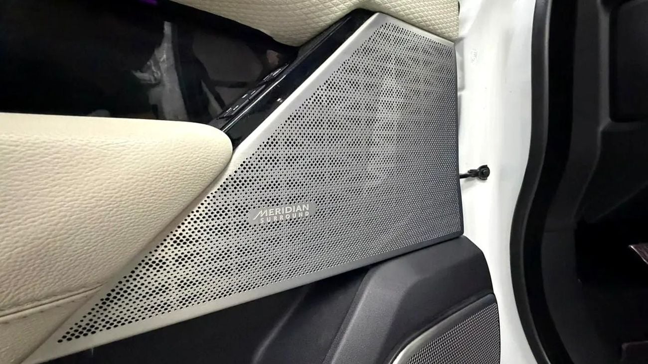 Land Rover Range Rover Velar P380 R-Dynamic SE 3.0L (375 HP)