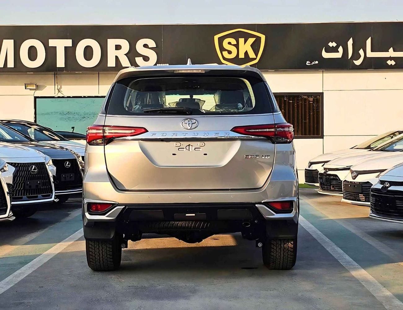 Toyota Fortuner VXR SR5 ADVENTURE / 4.0L V6 PETROL / CLIMATE WITH LEATHER SEATS /DIFFLOCK/ AUTO A/C (CODE # F6HA)
