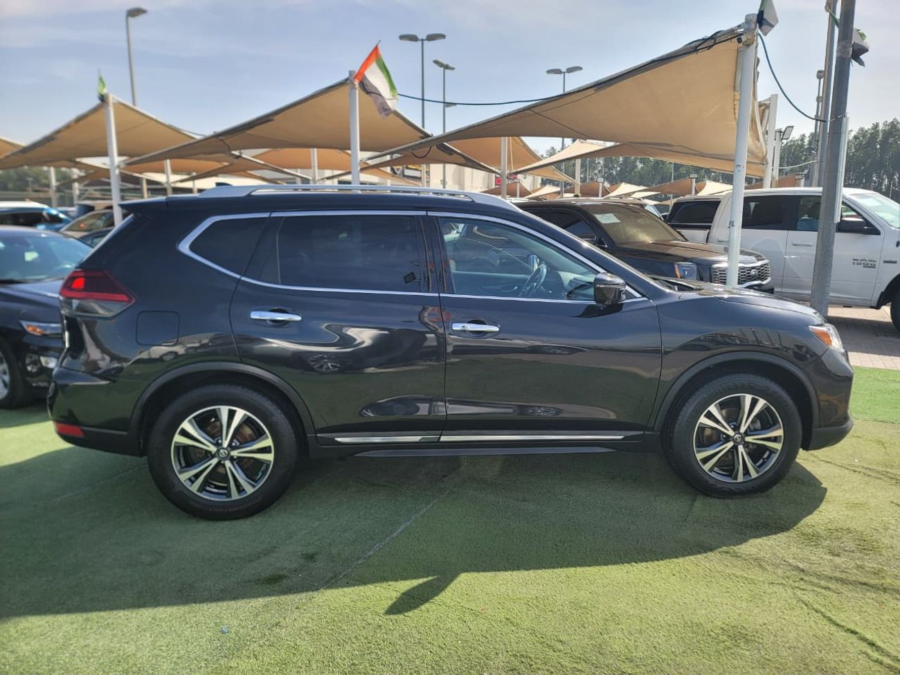 نيسان إكس تريل S 2.5L FWD (5 Seater)