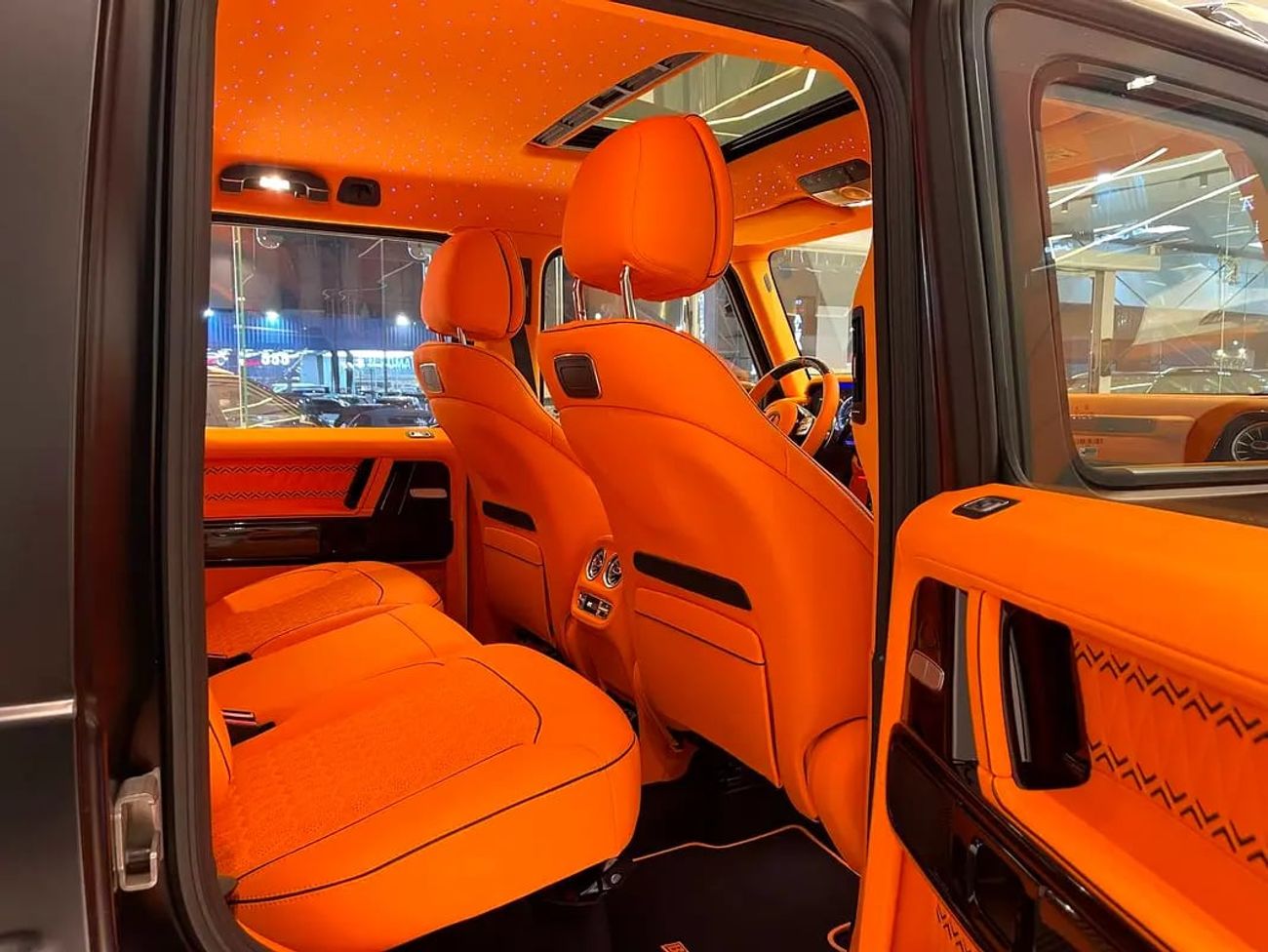 Mercedes Benz G63 AMG G63 / / BRABUS KIT G800 / SPECIAL COLOR / FULL CARBON FIBER