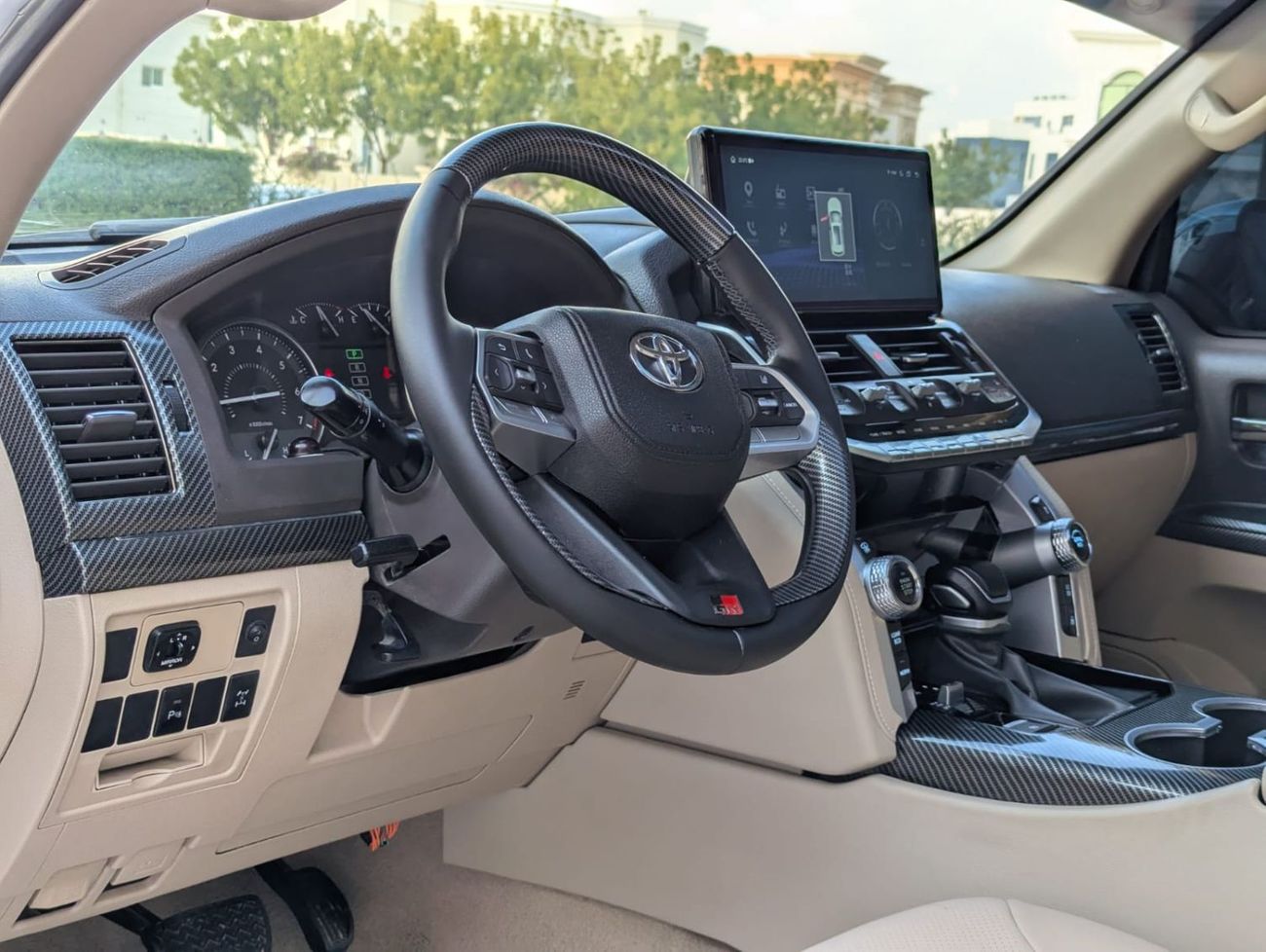 Toyota Land Cruiser Toyota LC200 white LHD